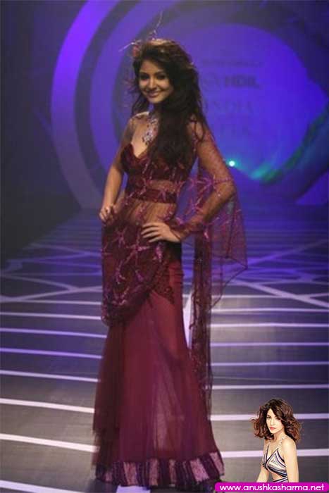 Anushka Sharma in sari