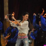 Anushka Sharma performing at Police Umang Show 2013