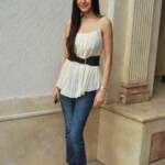 Anushka Sharma wearing a pair of Skinny Jeans in Blue